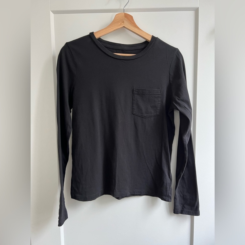Gap 100% Organically Grown Cotton Black Long Sleeve T-Shirt Size Small